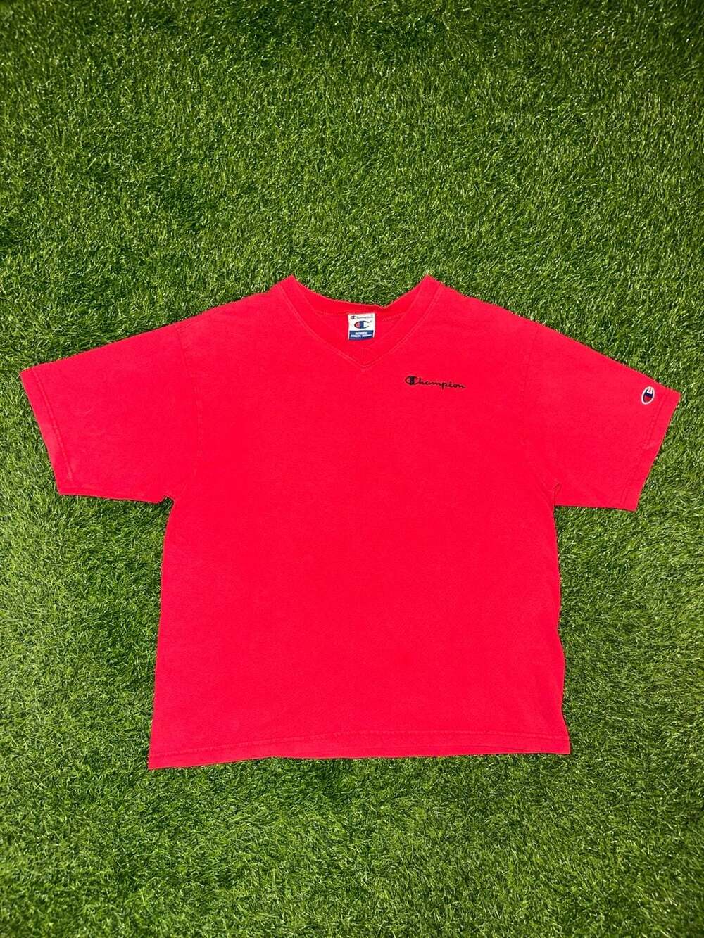 Champion V-Neck T-Shirt Red Size medium vintage